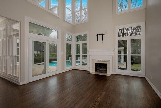 Building Photo - 83 S Longspur Dr
