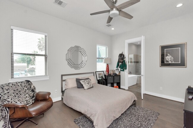 Building Photo - 1919 Gano St