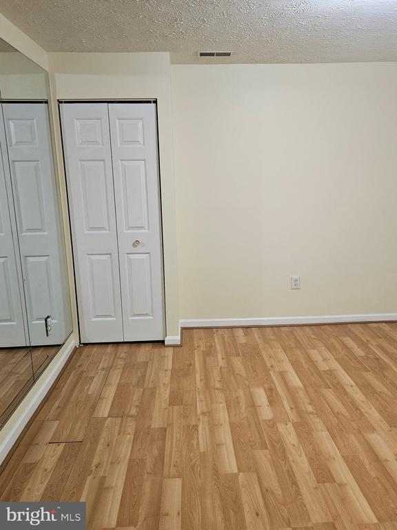 Building Photo - 232 Eisenhower Ct