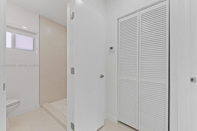 Building Photo - 13185 Emerald Dr
