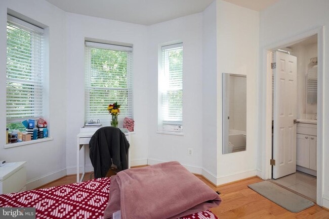 Building Photo - 1124 25th St NW