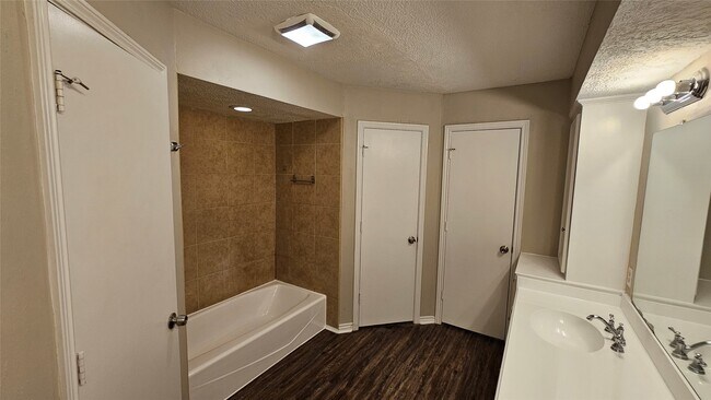 Building Photo - 2827 Thorne Creek Ln