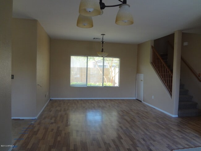Building Photo - 1576 E Windsor Dr