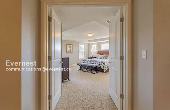 Building Photo - 5 Bed, 4 Bath / Section 8 Accepted / Available now!