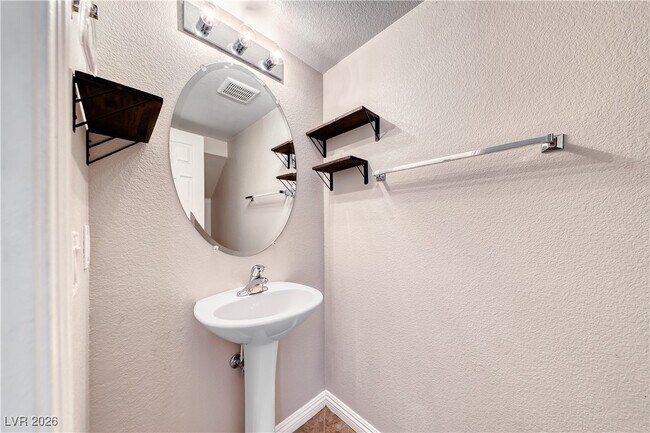 Building Photo - 2359 Koho Dr