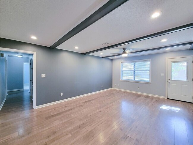 Building Photo - 8310 Gulf Tree Ln