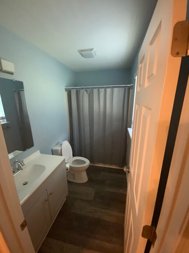 Master bath - 996 Tamara Dr