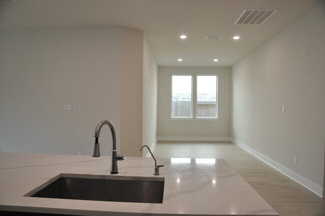 Building Photo - 31822 Grand Orch Ln