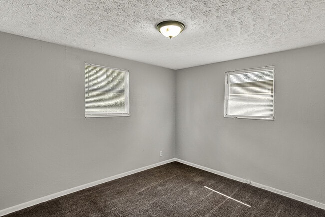 Building Photo - 5634 Astor Pl