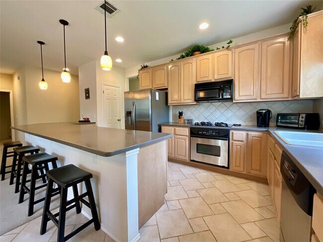 Building Photo - 7008 Albacete Ln