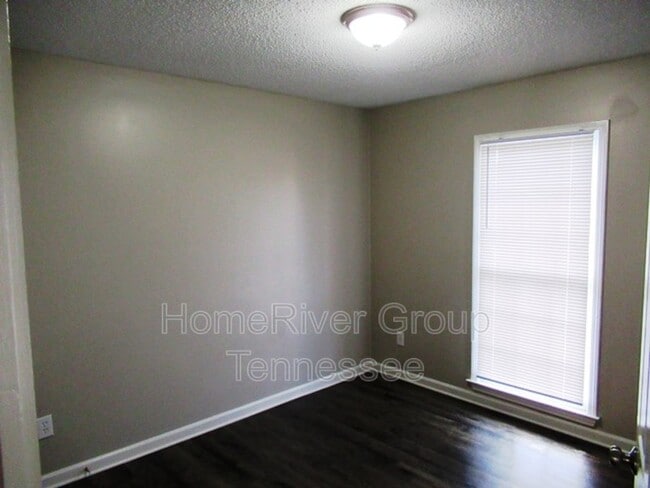 Building Photo - 6836 Spring River Rd