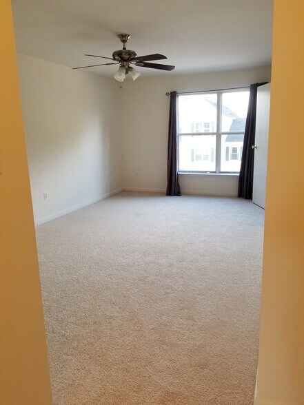 Building Photo - 18257 Rolling Meadow Way