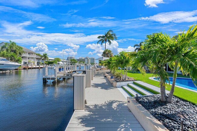 Building Photo - 2813 NE 29th St