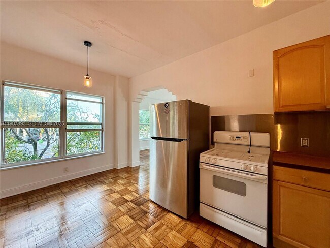 Building Photo - 4035 Meridian Ave