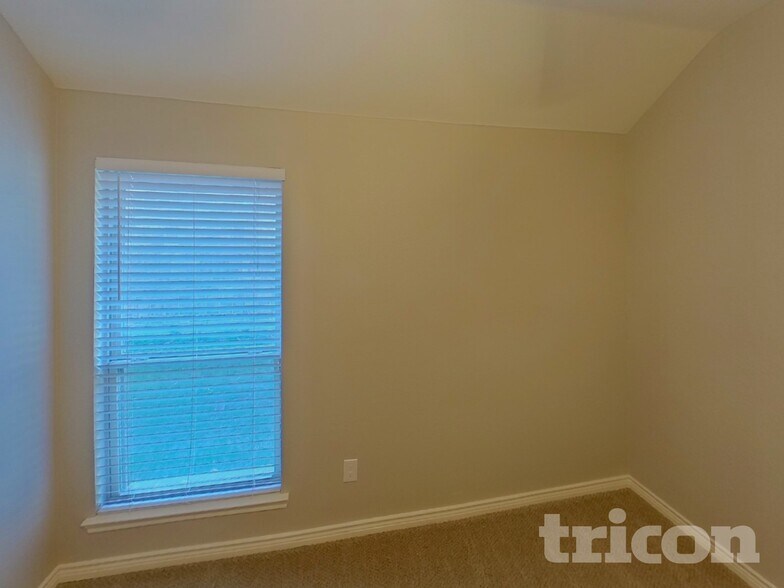 Building Photo - 3213 Shady River Trail