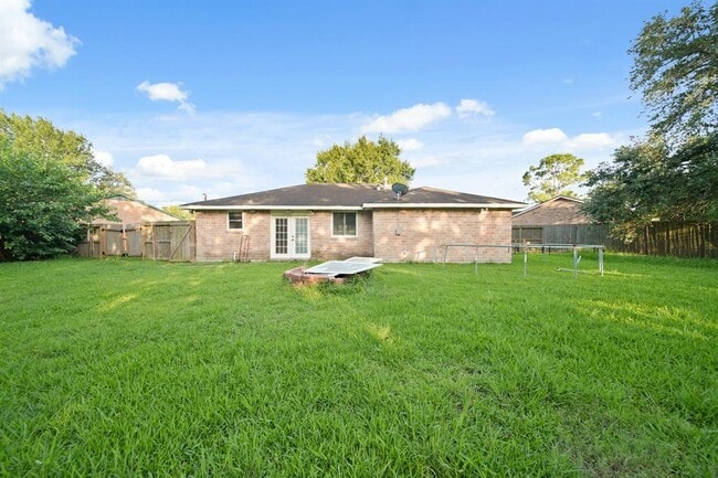 Building Photo - 506 Brendon Park Ln