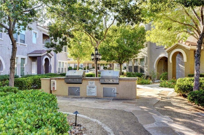 Building Photo - 9975 Peace Way