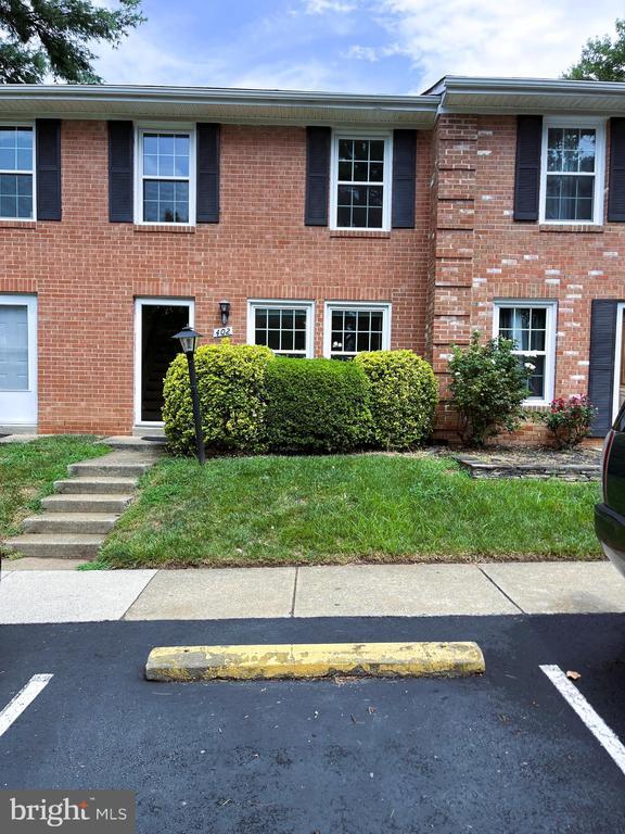 Building Photo - 402 E Furman Dr