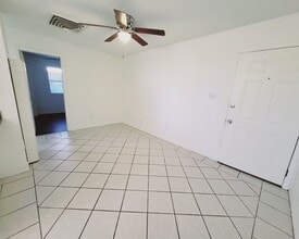 Building Photo - 2603 Pecan Dr