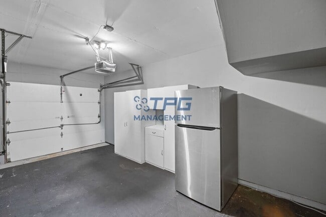 Building Photo - 269 Hazlitt Way