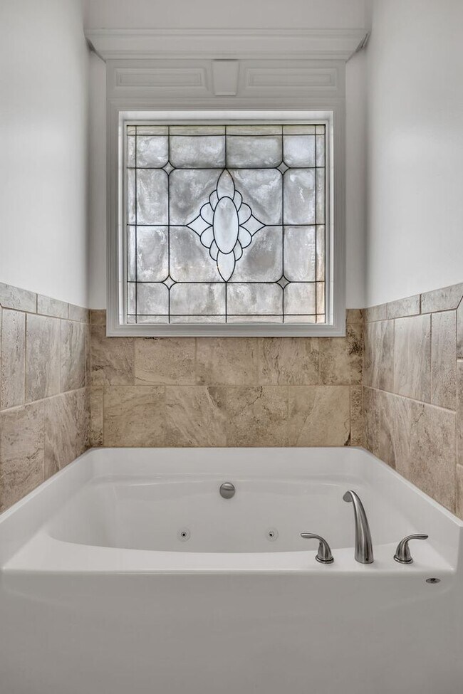 Building Photo - Stunning rental home on a premium lot in s...