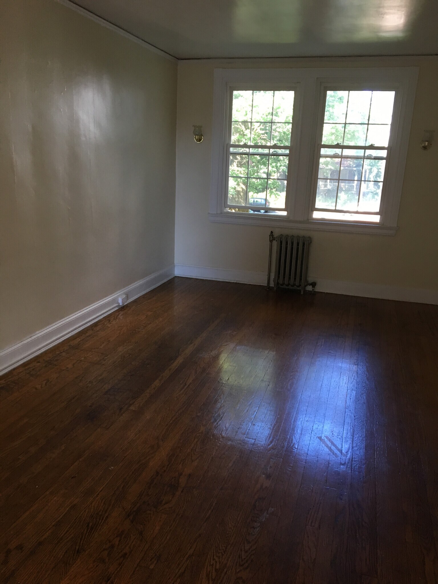 Building Photo - 4135 Roland Ave