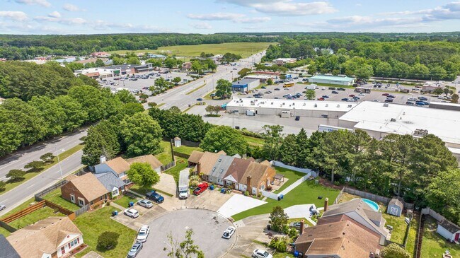Building Photo - Dam Neck Estates Townhomes