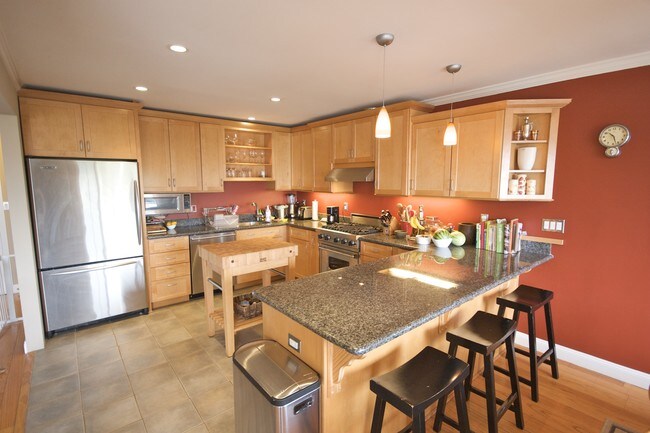 Kitchen - 51 Carmel St