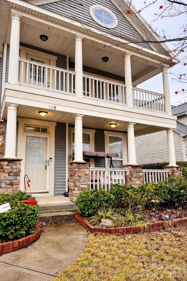 Building Photo - 119 Sand Spur Dr