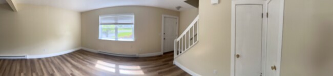 Building Photo - 485 Old Niskayuna Rd