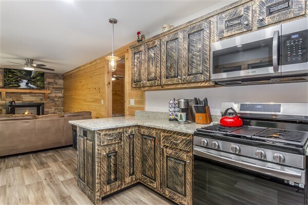 Building Photo - 1519 Tipton Springs Rd