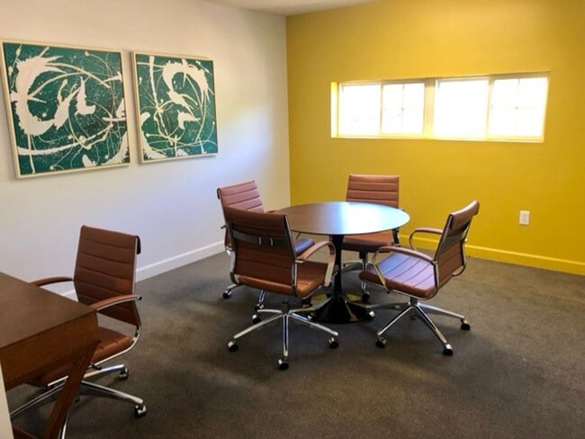 Building Photo - 102-L University Village