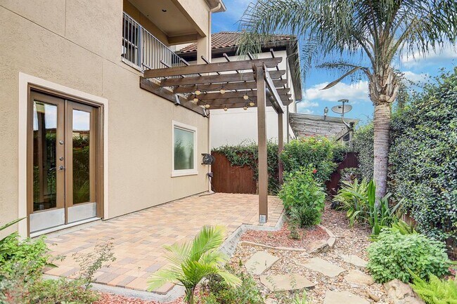 Building Photo - 7711 Pine Ridge Terrace Rd