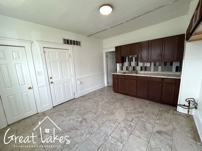 Building Photo - 12097 Lumpkin St