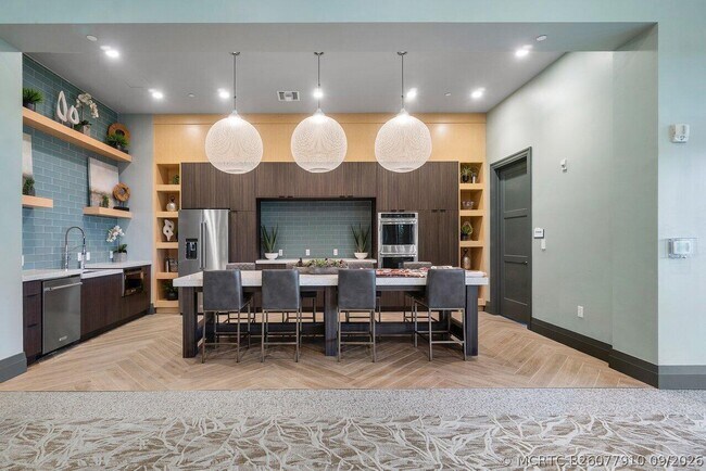 Building Photo - 16310 Oakview Dr