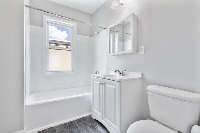 Building Photo - 31 Harold St