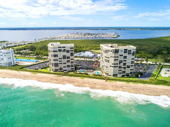 Building Photo - 9550 S Ocean Dr