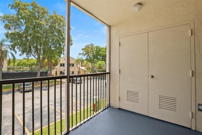 Building Photo - 8373 Lake Dr