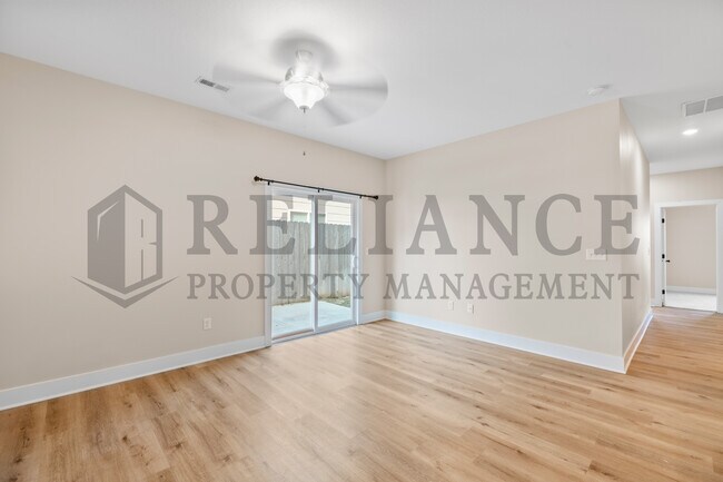 Building Photo - 212 W May St