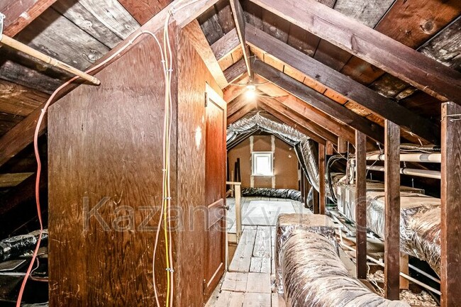 Building Photo - 2477 Brookdale Ave