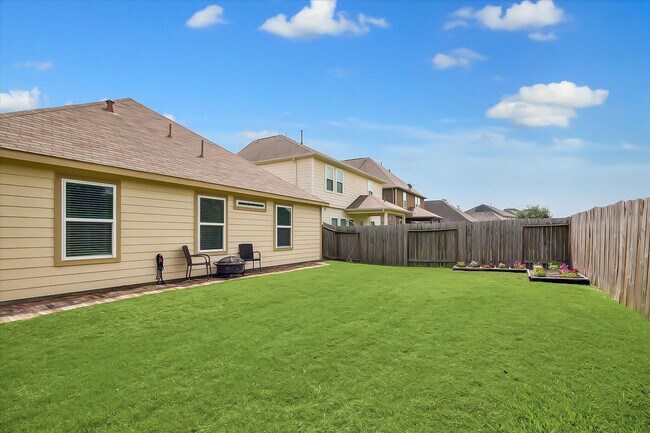 Building Photo - 2615 Magnolia Fair Way