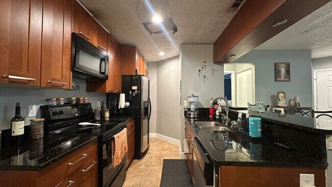 Building Photo - 974 Leeward Pl