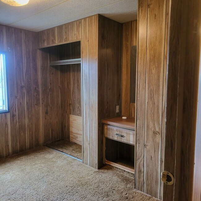 Building Photo - 2 Bedroom With a Great View