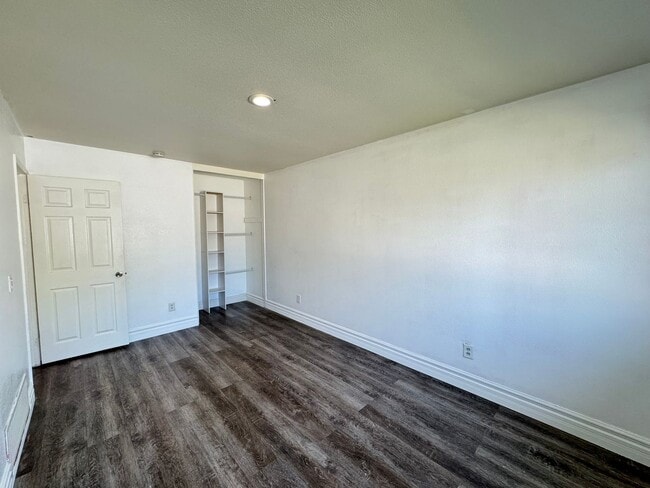 Building Photo - Beautiful 4Bd/2Ba Home w/Pool, Fully Fenced Large Backyard in Corona!