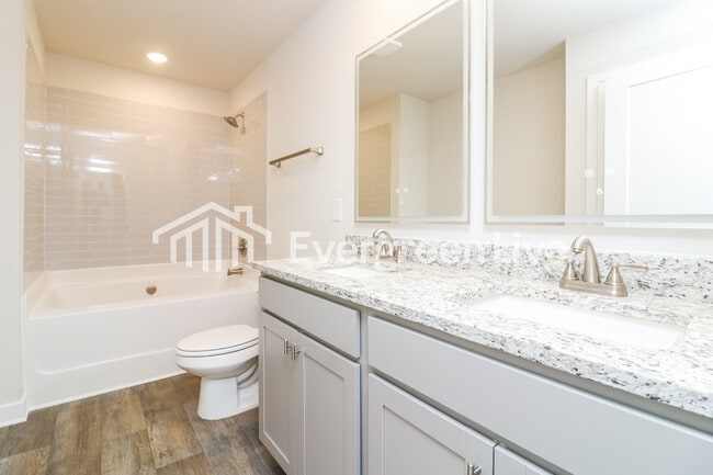 Building Photo - 4830 Station Ln