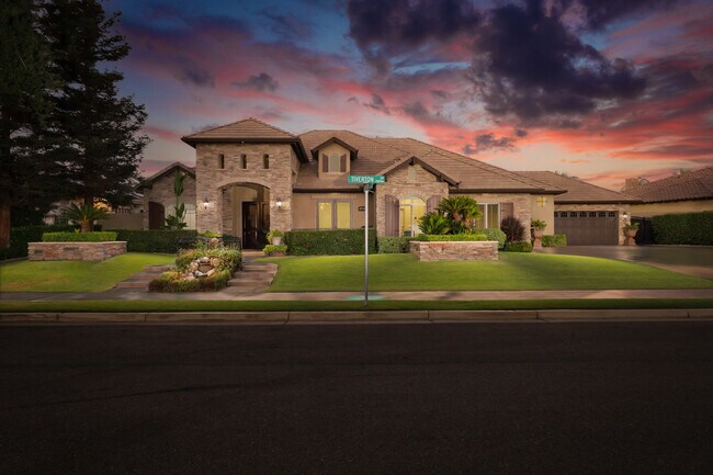 Building Photo - 2510 Tiverton Dr