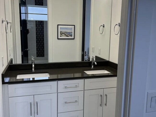 Building Photo - Modern Downtown Nashville 4 Bed, 3.5 Bath Home with Designer Finishes and Fully Fenced Backyard