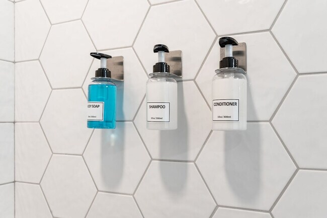 Building Photo - 4806 Dayton Ave N