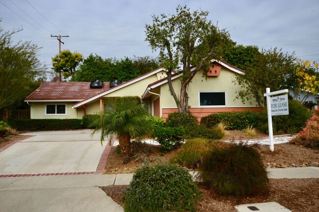 Building Photo - 3 Bedroom in Great Fullerton Neighborhood ...