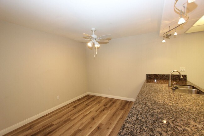 Building Photo - Light and bright 2 bedroom 2 bathroom condo available April 25, 2025